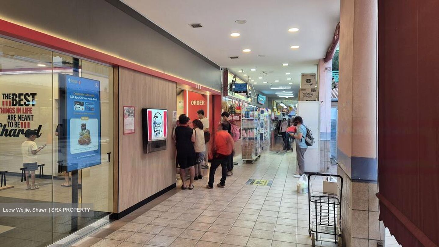 Tampines Street 32 (D18), Shop House #466786841